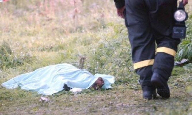 Bătrână bolnavă psihic din Murfatlar, găsită moartă într-un şanţ